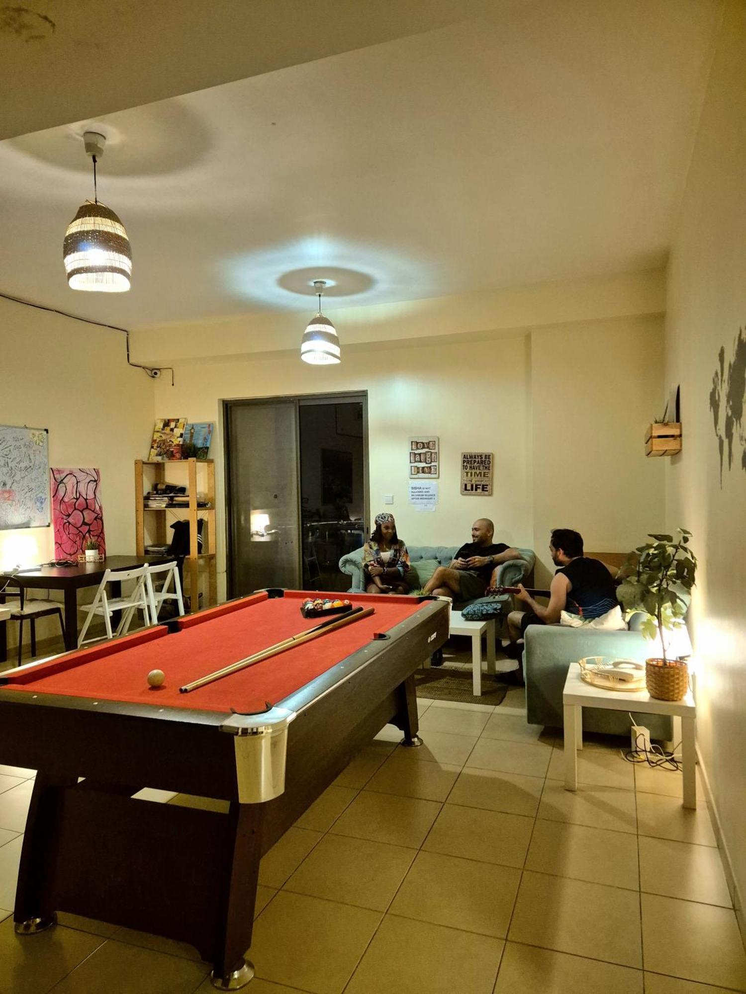 Bohemian Backpackers Hostel ดูไบ ภายนอก รูปภาพ