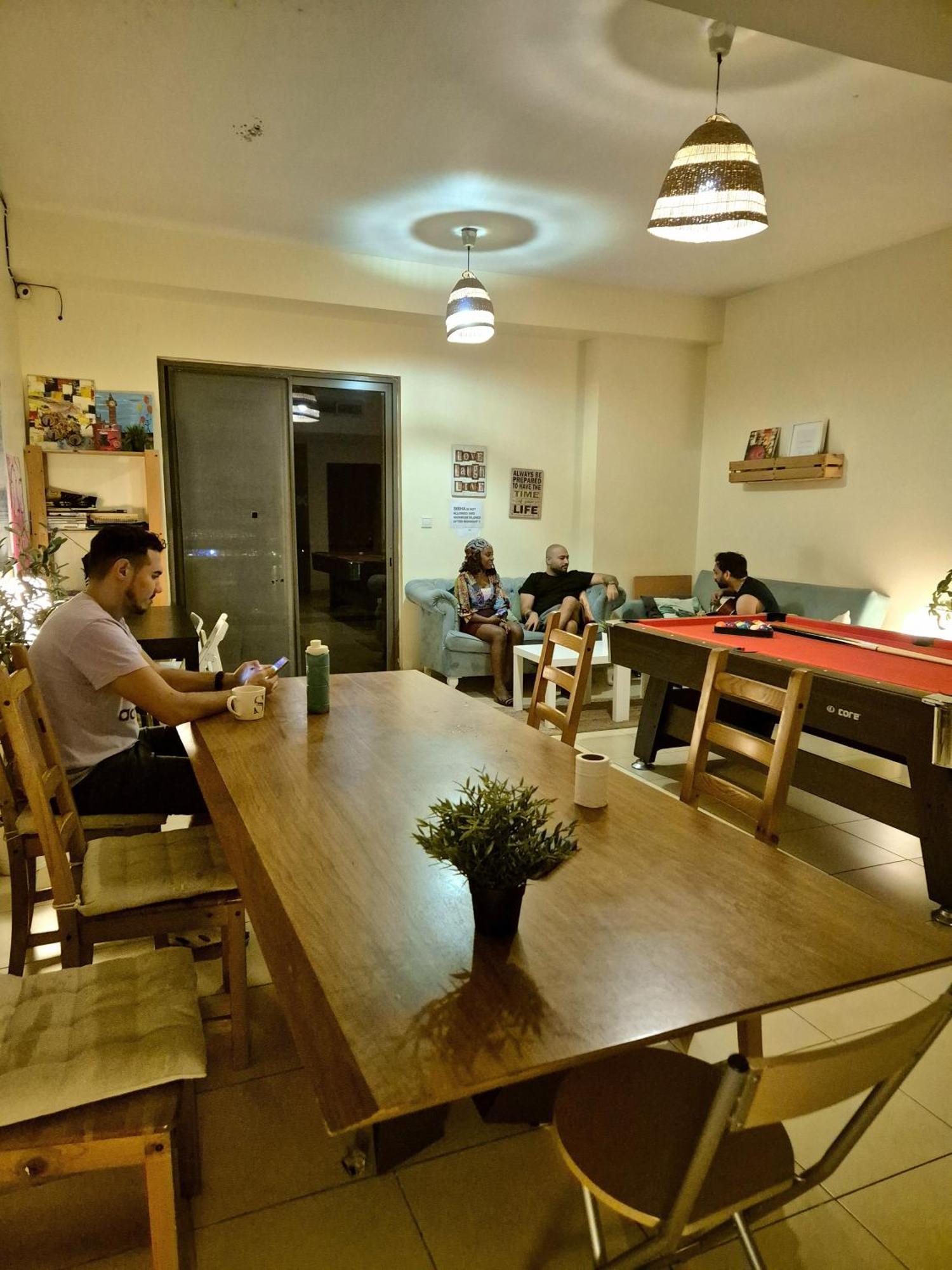 Bohemian Backpackers Hostel ดูไบ ภายนอก รูปภาพ