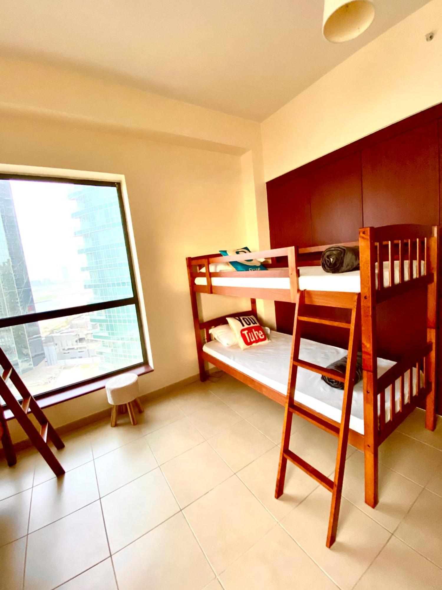 Bohemian Backpackers Hostel ดูไบ ภายนอก รูปภาพ